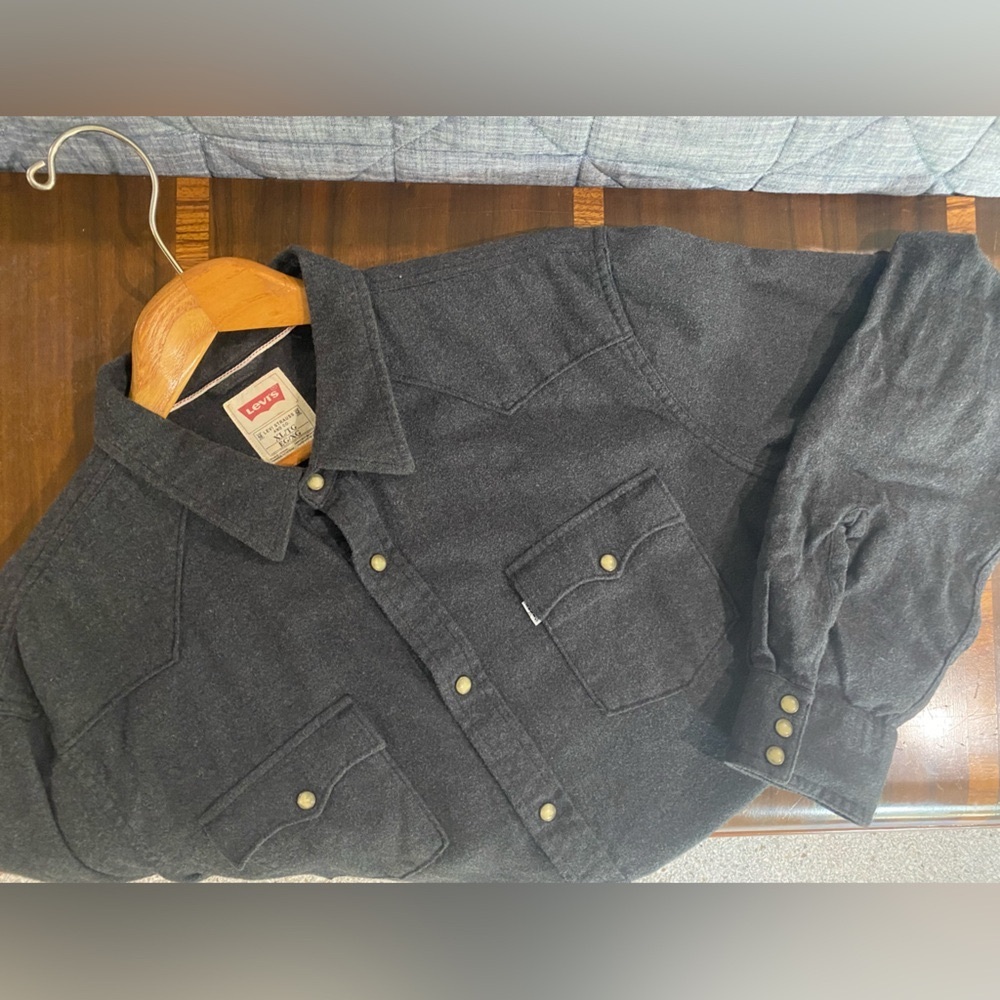 Levi's Men's Charcoal snap button flannel XL.
